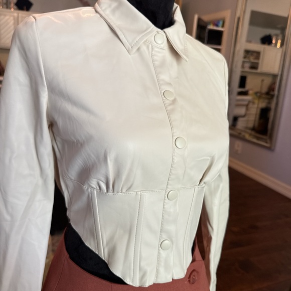 Bershka Cream Button-Front Fitted Leather Shirt - Picture 2 of 4